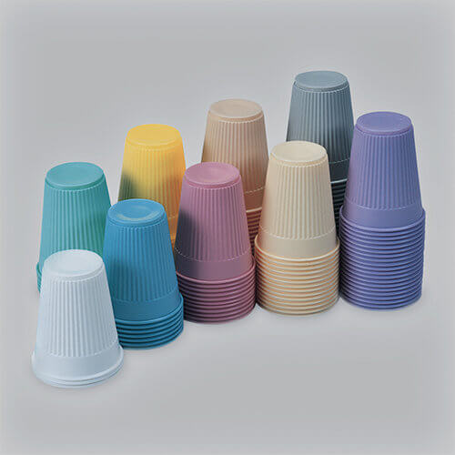 Plastic patient cups 5 oz in Lavender