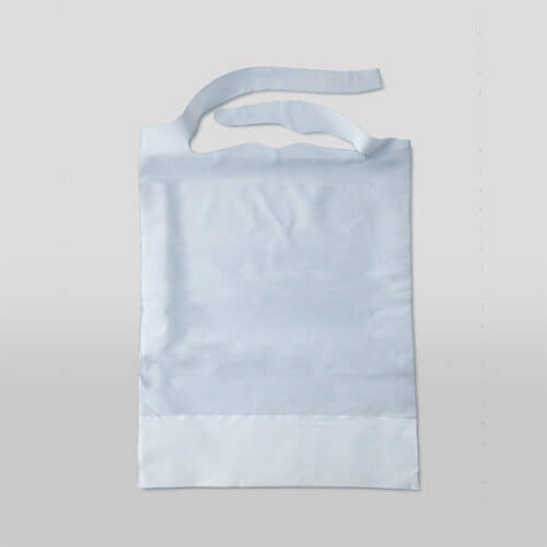 Disposable patient bibs 18" x 25" in whtie